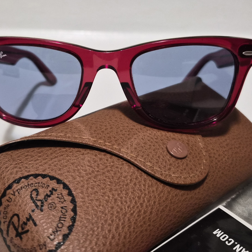 Ray Ban Original Wayfarer Colorblock Sunglasses in Red Womens - Picture 13 of 16